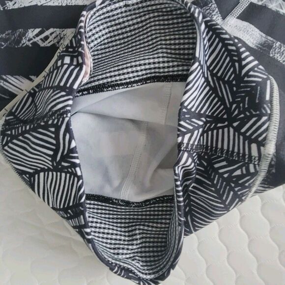 CLEARANCE!!!💥 Lululemon Wunder Under Crop II Size 2 Shady Palms Black Leggings - Picture 9 of 14